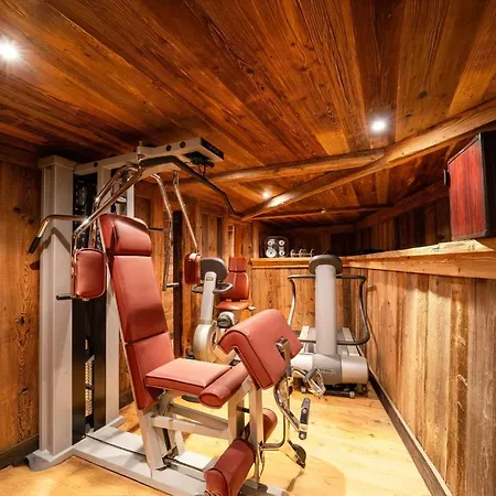 Chalet Le K2 1850, Plein Centre De 1850 Et Aux Pieds Des Pistes De Skis Chalet